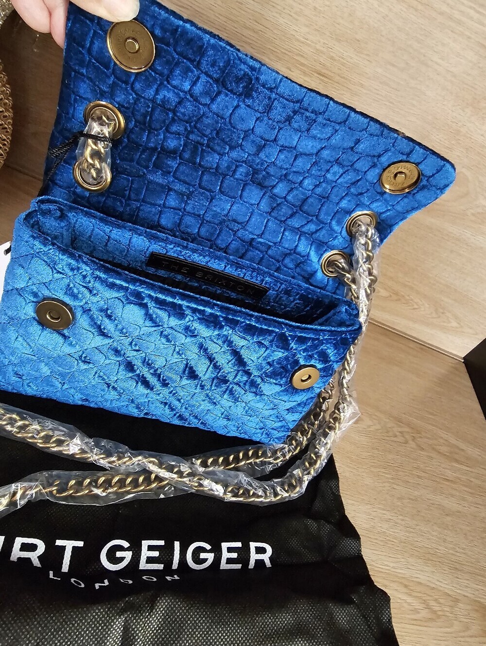 Kurt Geiger Londond Brixton Velvet Shoulder Bag. - Picture 10 of 12